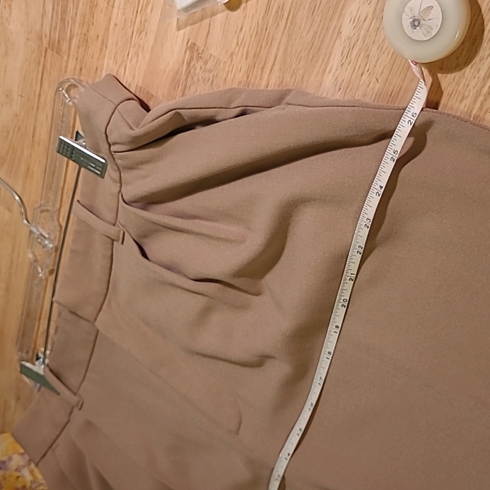 Gap High Rise Pleated taper Pant (Tall) - Picture 5 of 5